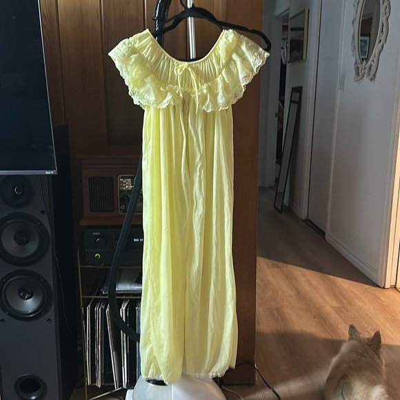 VINTAGE, yellow vintage peignoir, Small - Picture 6 of 9